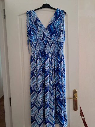 Vestido largo estampado azul y blanco