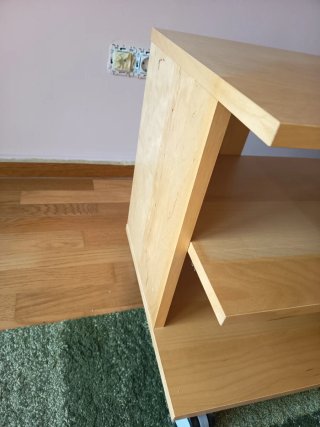 Mueble TV bajo Ikea madera