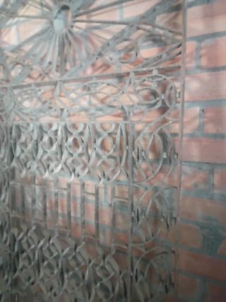 Reja antigua de hierro forjado