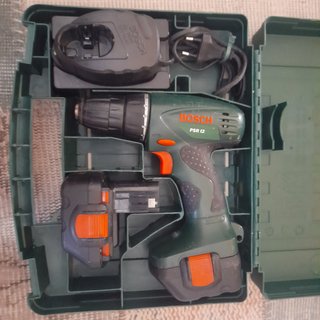 Regalo Taladro Bosch PSR 12 con 2 Baterías