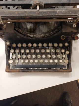 Máquina de escribir Underwood antigua