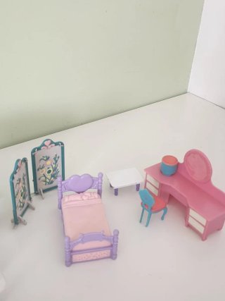 Mobili per casa delle bambole giocattolo