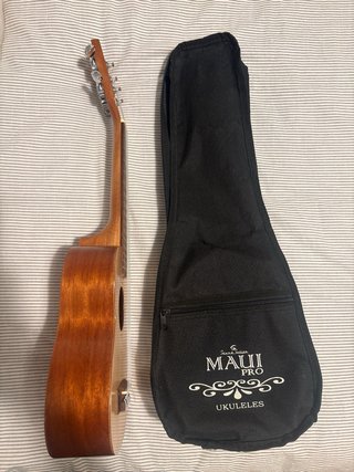 Ukelele Maui Pro Casi Nuevo