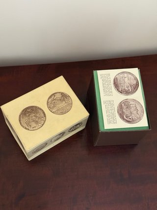 Vaso vidrio antiguo con medalla minera en su caja