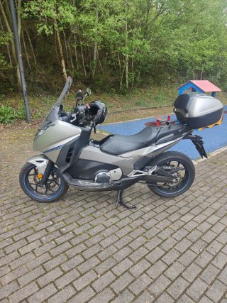 Honda Integra 750 S - Maxi Scooter