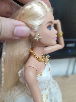 Barbie Articulada Vestido Blanco