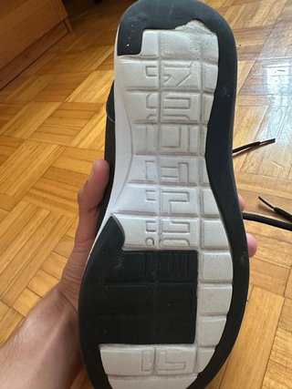 Zapatillas negras suela blanca T42
