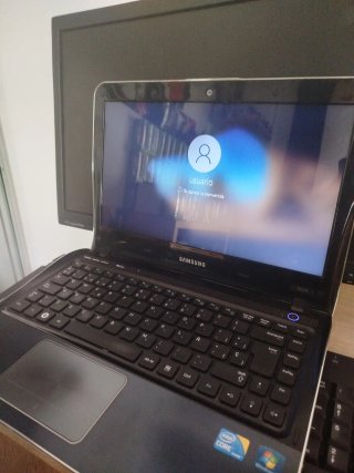 Portátil Samsung Negro sf310