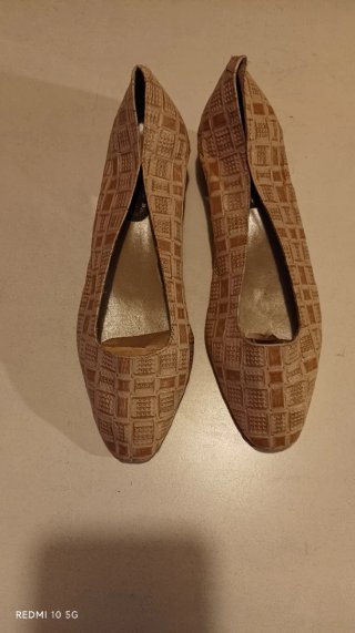 Sabrinas creme com padrão