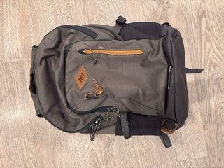 Mochila Quechua Marrón y Gris