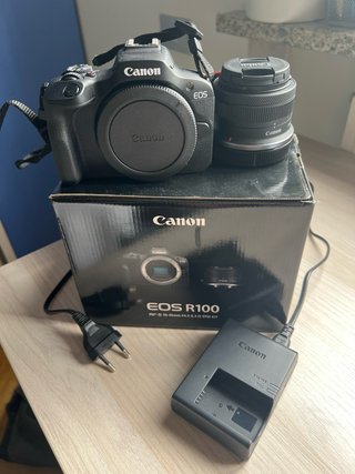 Canon EOS R100 + Obiettivo Canon RF-S 18-45