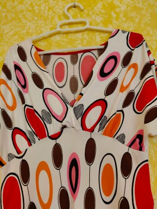Blusa estampada ovalos