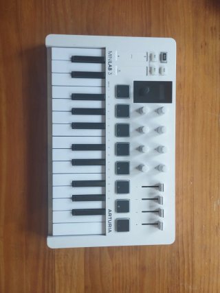 Arturia Minilab 3 Controlador MIDI