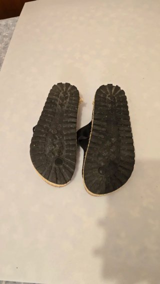 Sandalias planas de dedo mujer negras