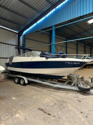 Barco Bayliner Capri 2352 LX -