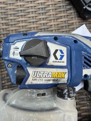 Pistola pintar Graco UltraMax  con accesorios