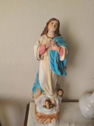 Virgen de escayola antigua tamaño mediano