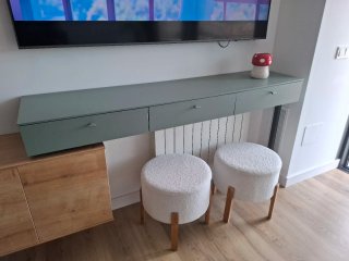 Mueble salón/recibidor madera.