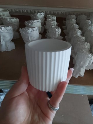 Vasetto in gesso lungo