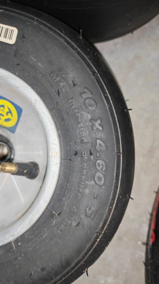 Ruedas de Kart 11x7-10 10x4.60 vega rojas