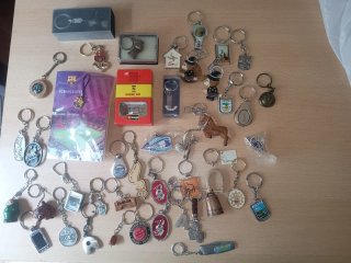 Lote de llaveros variados