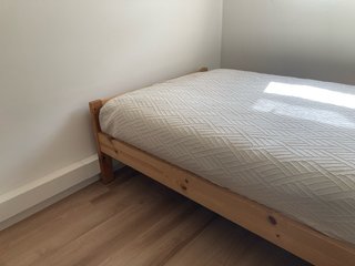 Cama con colchón 90x180
