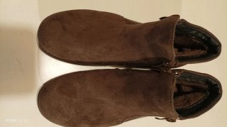 Botas de camurça castanhas