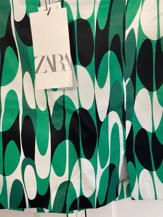 Falda Zara Estampada Verde Talla S