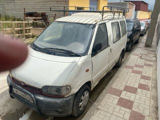 Nissan Vanette 2000