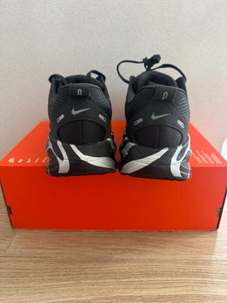 Zapatilla Nike Vomero 18 Talla 45 Nuevas.