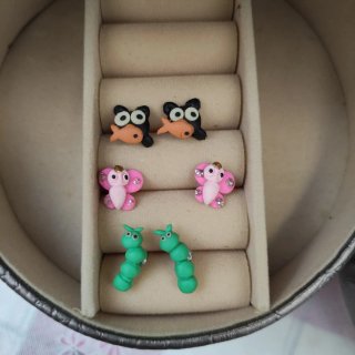 Pendientes niña animales