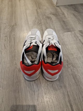 Zapatillas Munich Blancas y Rojas