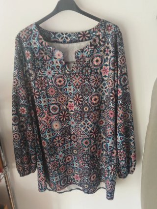 Camisa mujer manga larga estampada.