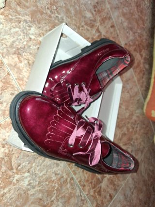 Zapatos charol pablosky rojos y negros