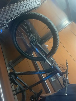Bicicleta Rockrider Negra y Azul