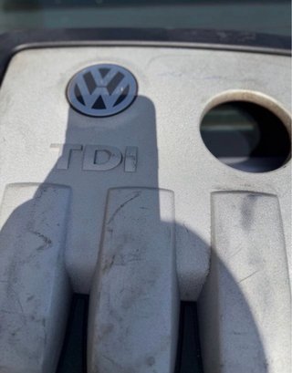 •Tapa Motor VAG 2.0 TDI Inyector Bomba•