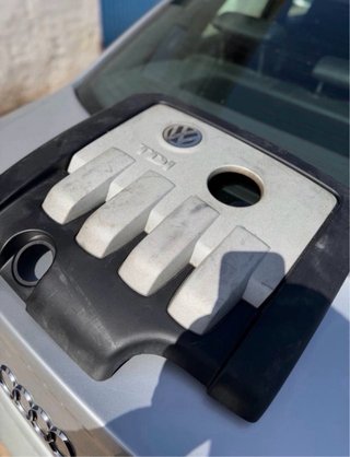 •Tapa Motor VAG 2.0 TDI Inyector Bomba•