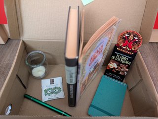 Caja cofre literario de literatura árabe 🇪🇬🇱🇧