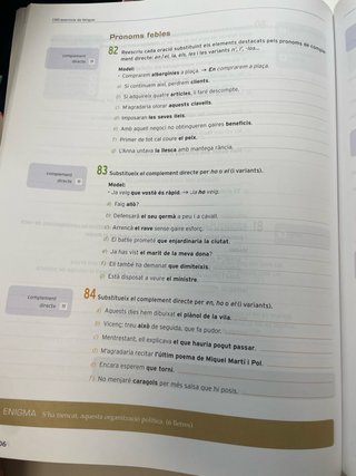 Pas i repàs. 150 exercicis de llengua 2n Batxil...