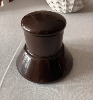Aislador porcelana antiguo