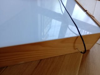 Caja de luz LED con piezas