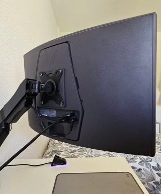 Monitor Curvo LG UltraGear 27 VA