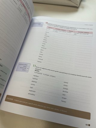 Pas i repàs. 150 exercicis de llengua 2n Batxil...