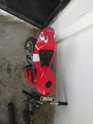 Minimoto infantil roja