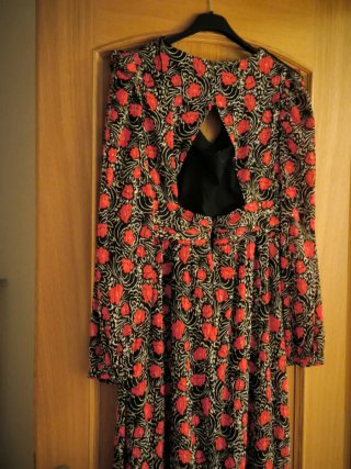 Vestido Naf Naf estampado floral