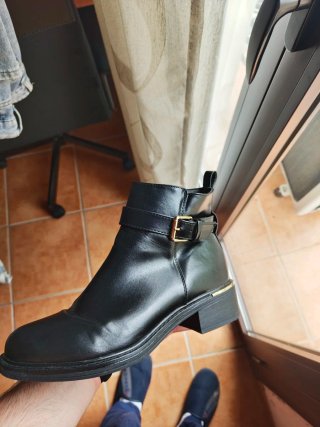 Botines negros mujer con hebilla