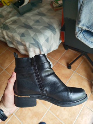 Botines negros mujer con hebilla