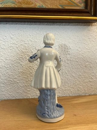 Figura cerámica hombre colonial