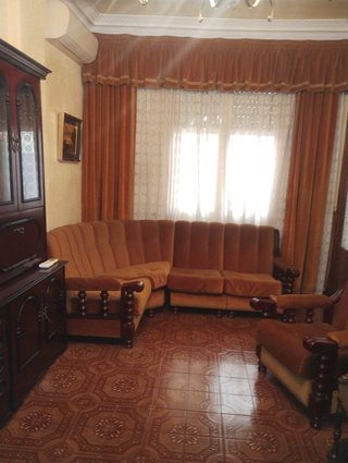 Mueble de salón antiguo muy bien conservado.