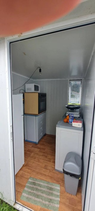 Caseta de jardín con ventana